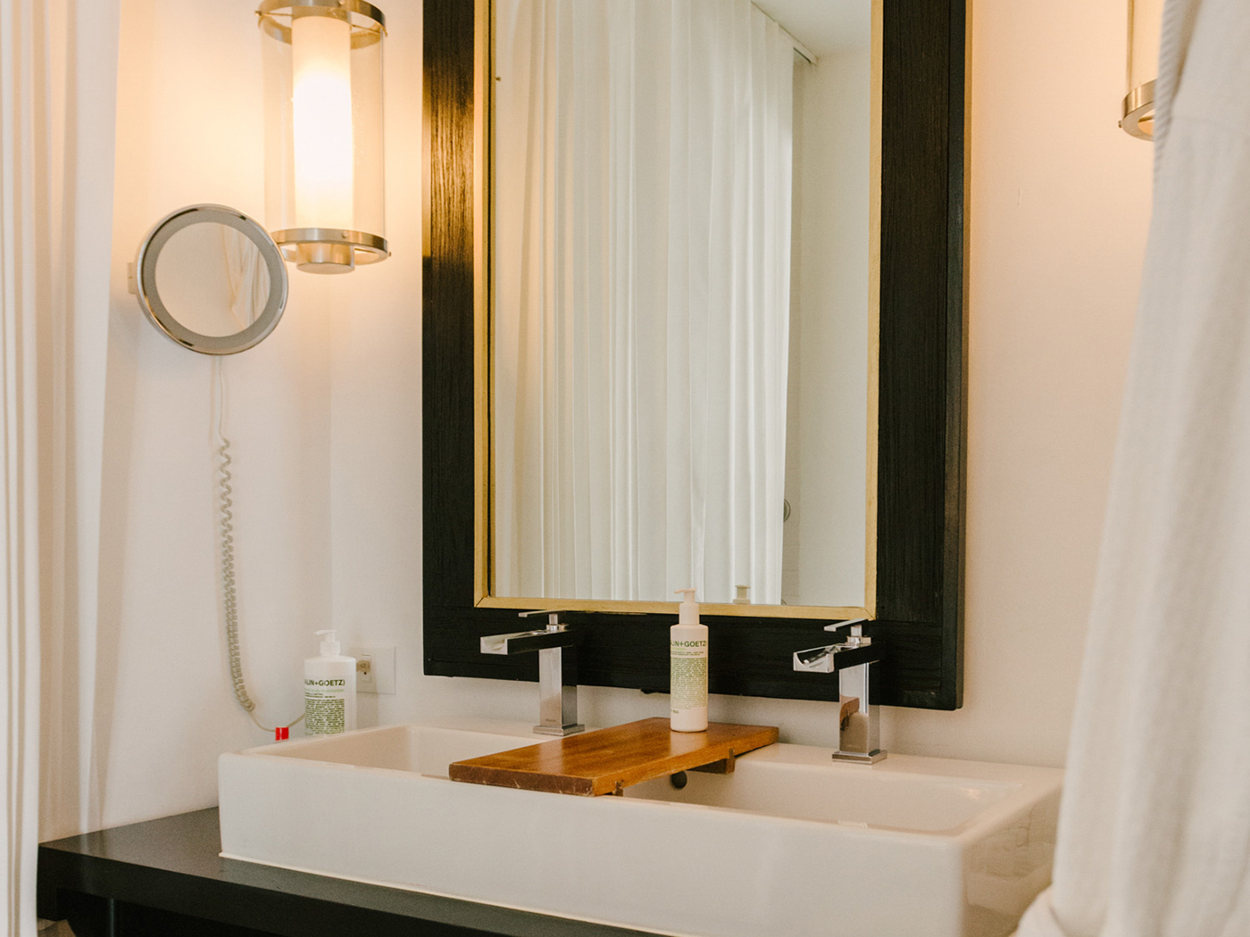 Hotel Matilda Deluxe Room R V2 10