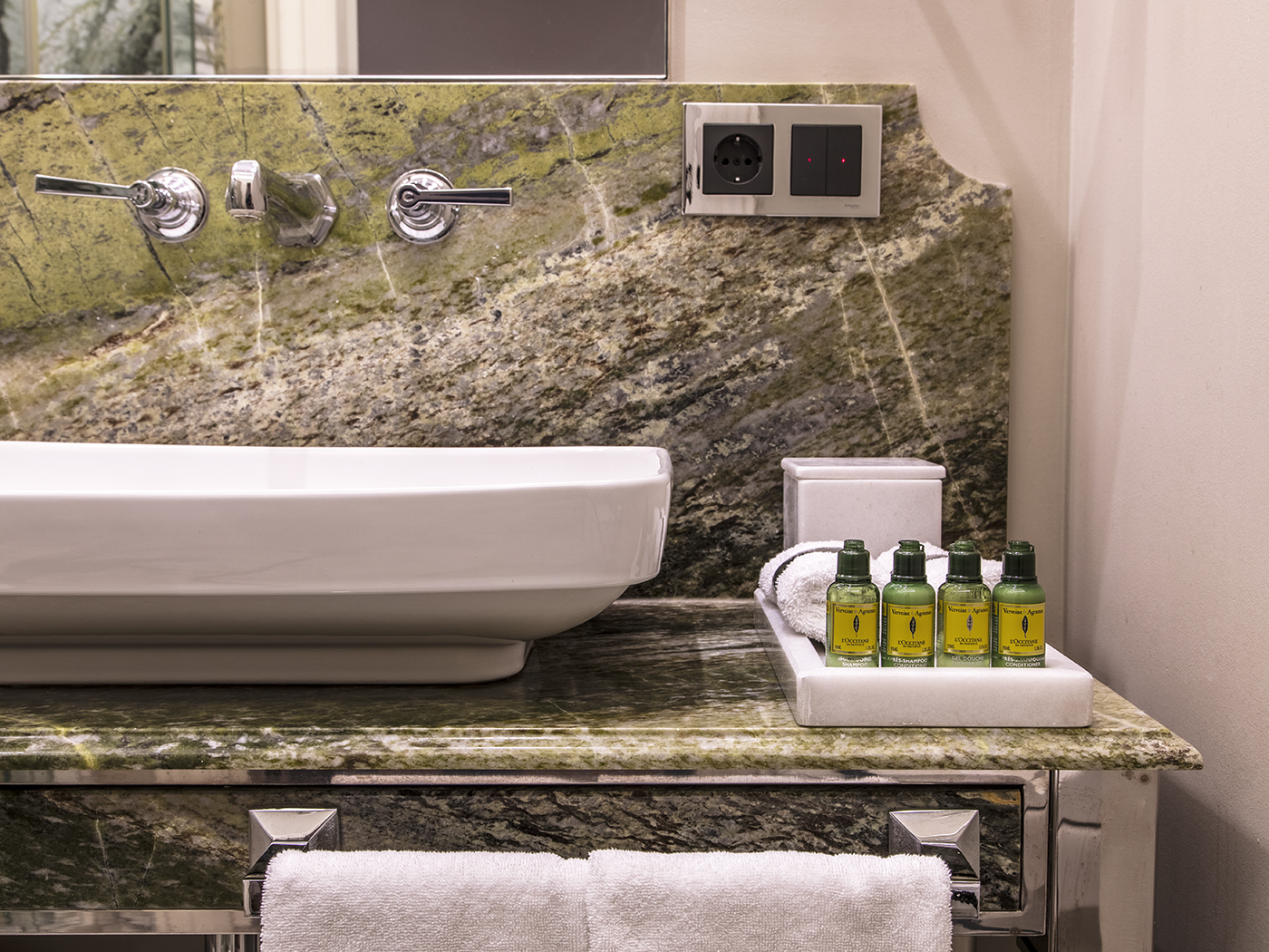 Bank Hotel Istanbul Deluxe Twin Room R 12