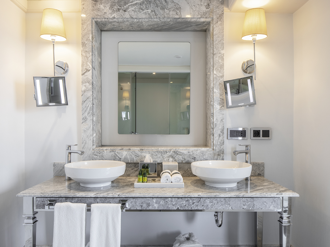 Bank Hotel Istanbul Penthouse Suite R 14