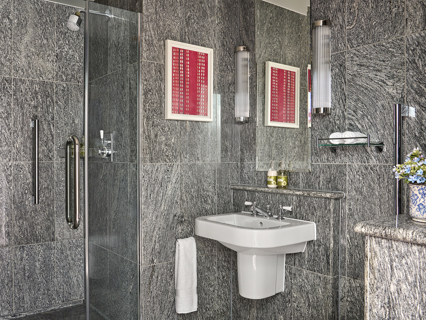 Dorset Square Accessible Deluxe Room V2 R 04