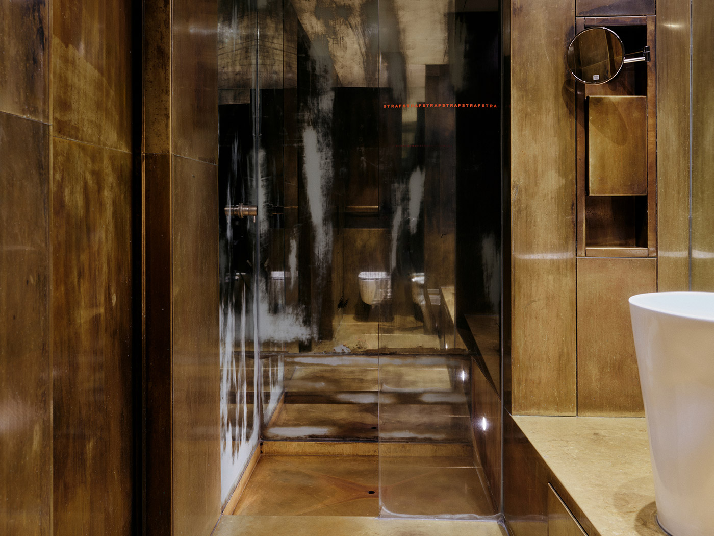 Straf Bathrooms All R 02