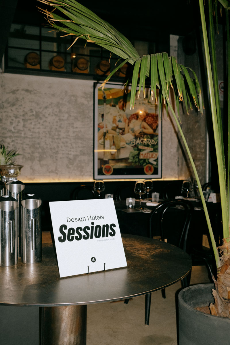 DH24 SALES S Shanghai Travelpro 01