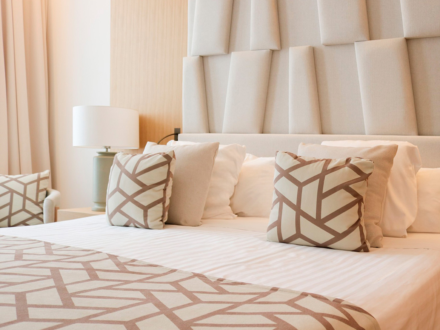 Hospes Palau Mar Triple Deluxe Room R 02