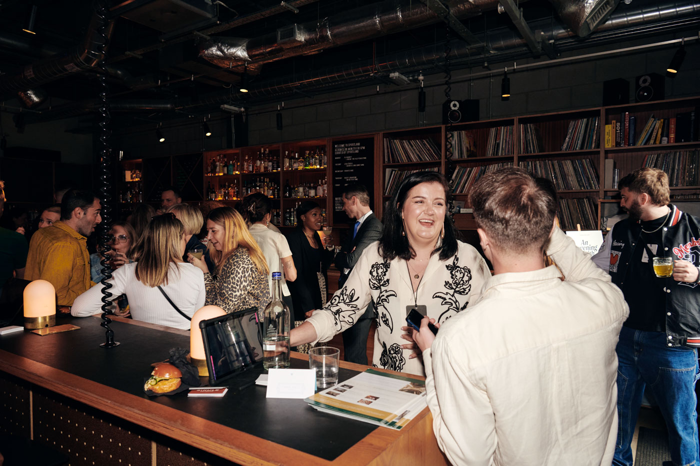 DH24 CE London Travelpro 03