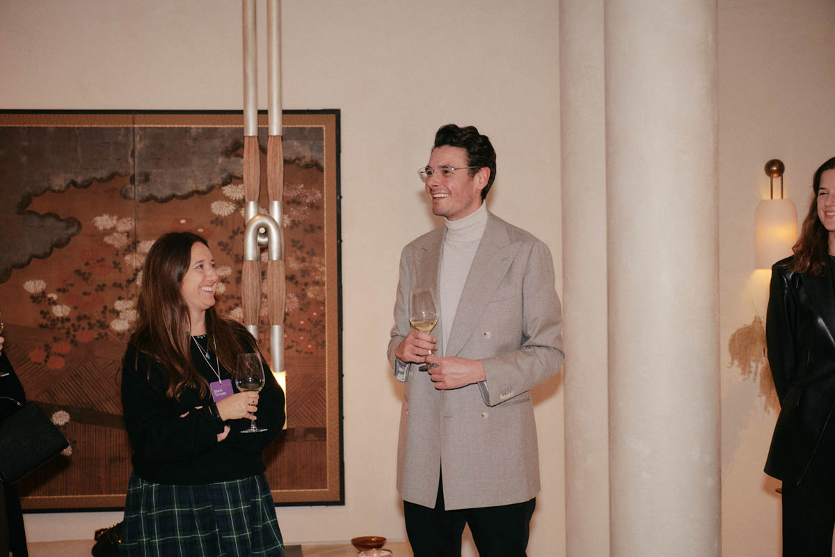 DH SALES23 CE London Apparatus 32