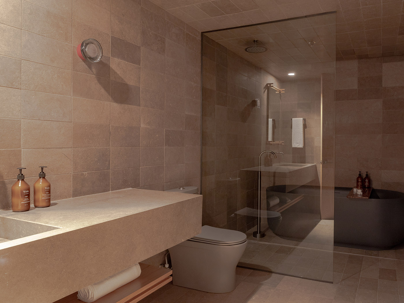 Wake Medellin Premier Suite R 11