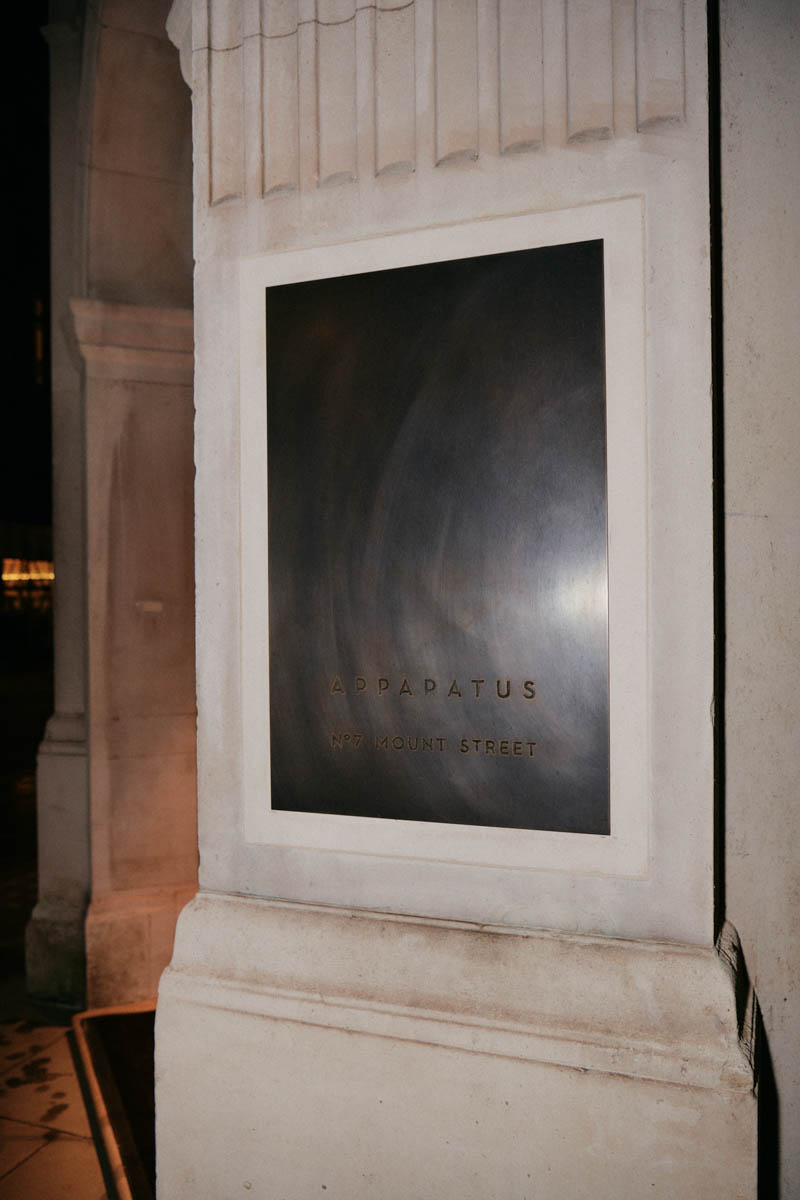 DH SALES23 CE London Apparatus 20