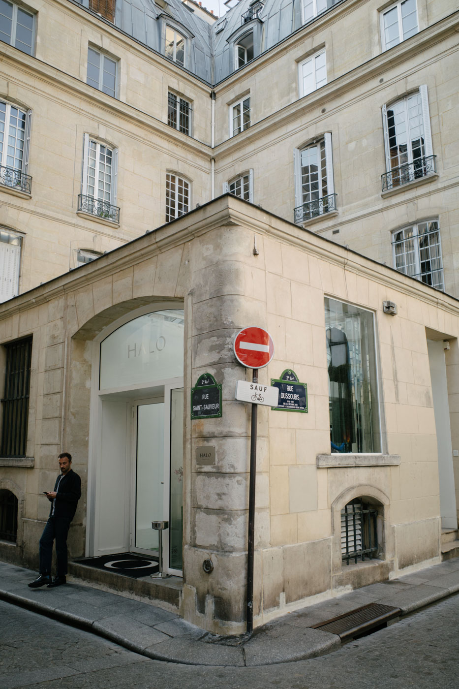 DH24 SALES CE Paris Travelpro 01