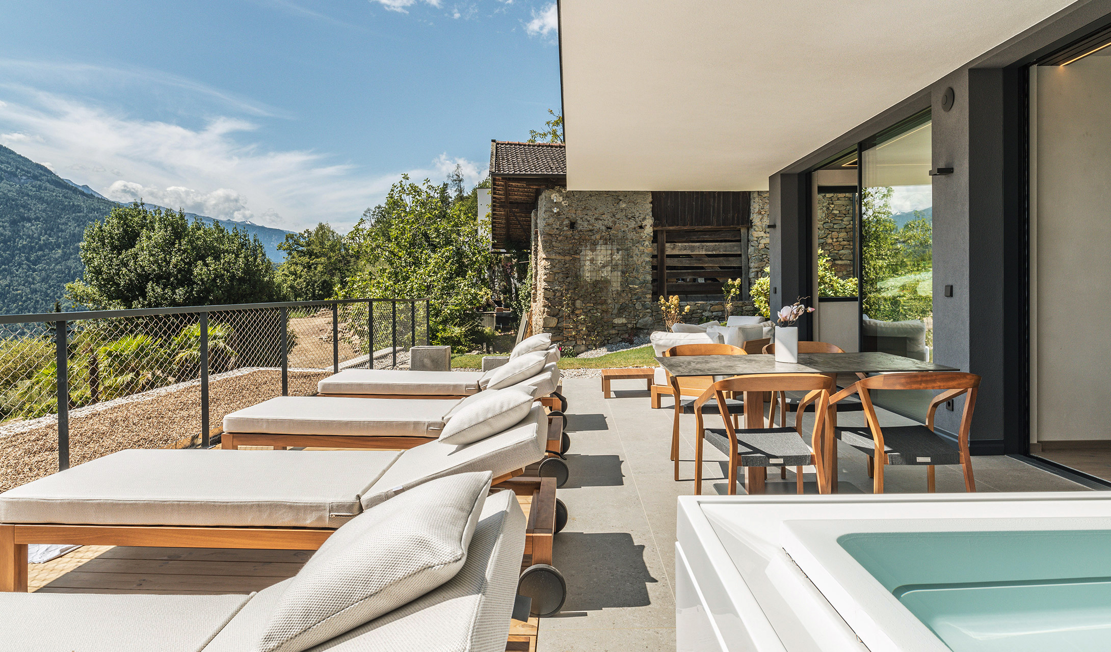 G 13 Arua Private Spa Villas