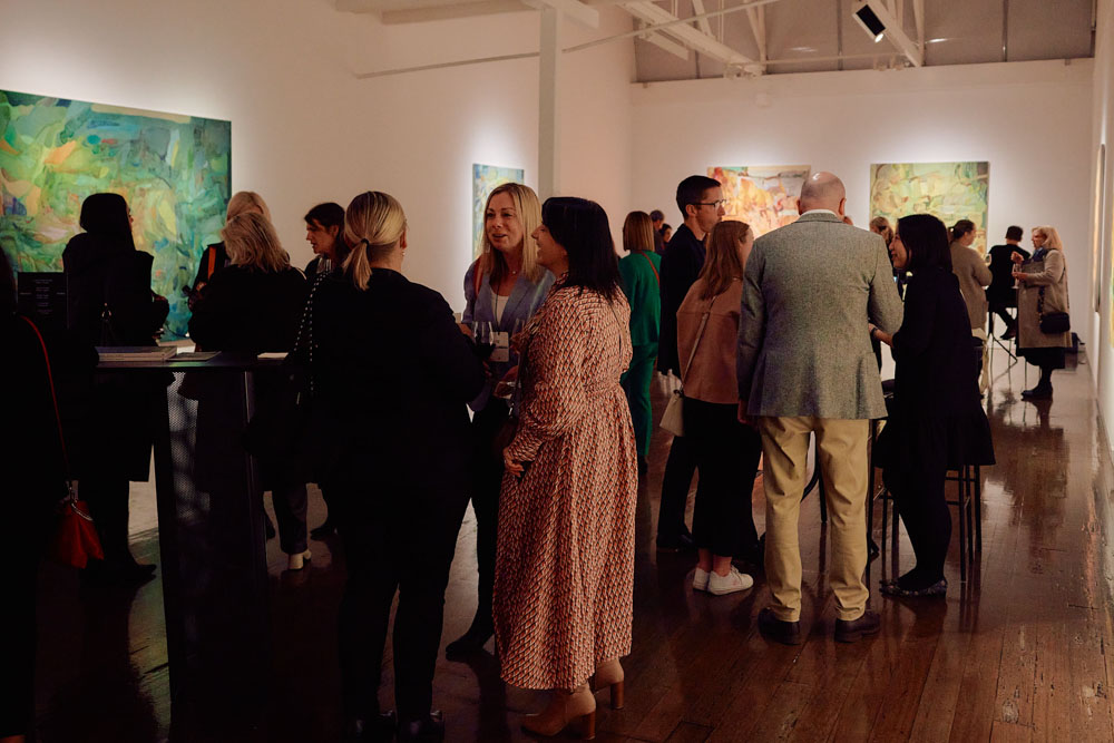 DH SALES24 S Melbourne Travelpro 16