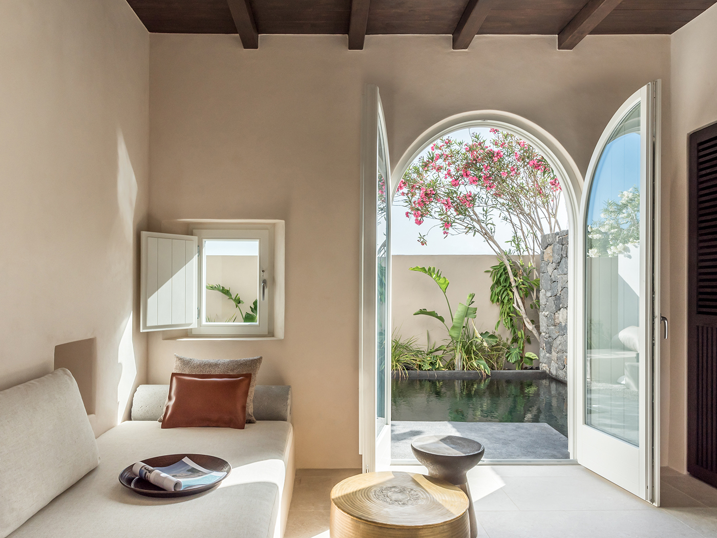 Istoria Tarina Suite R 04