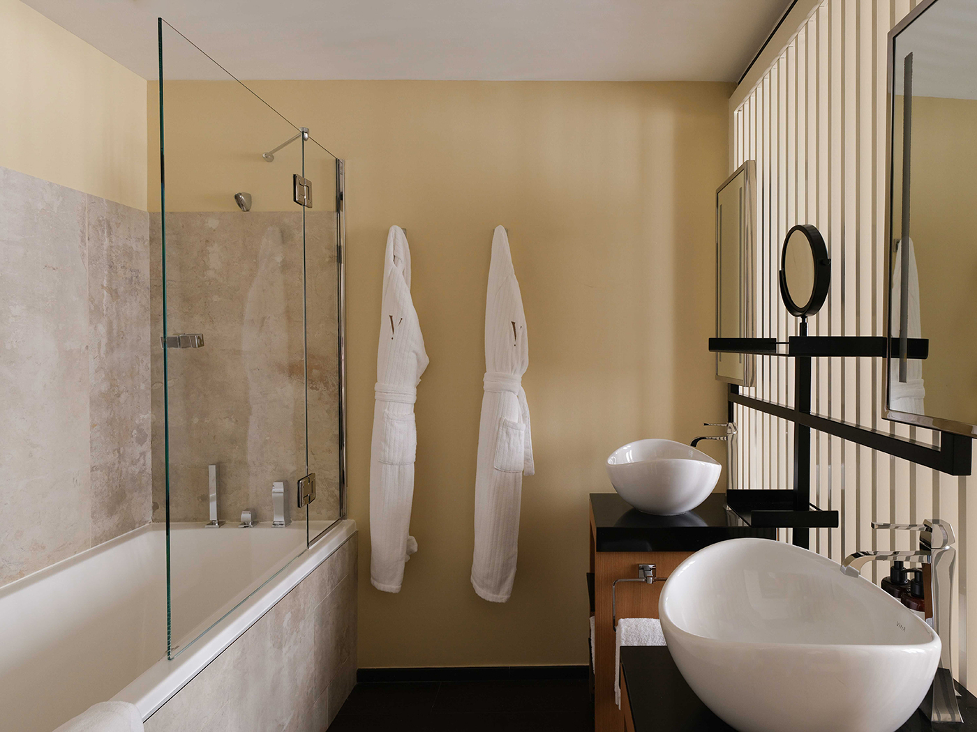 Five Seas Superior Room V2 R 05