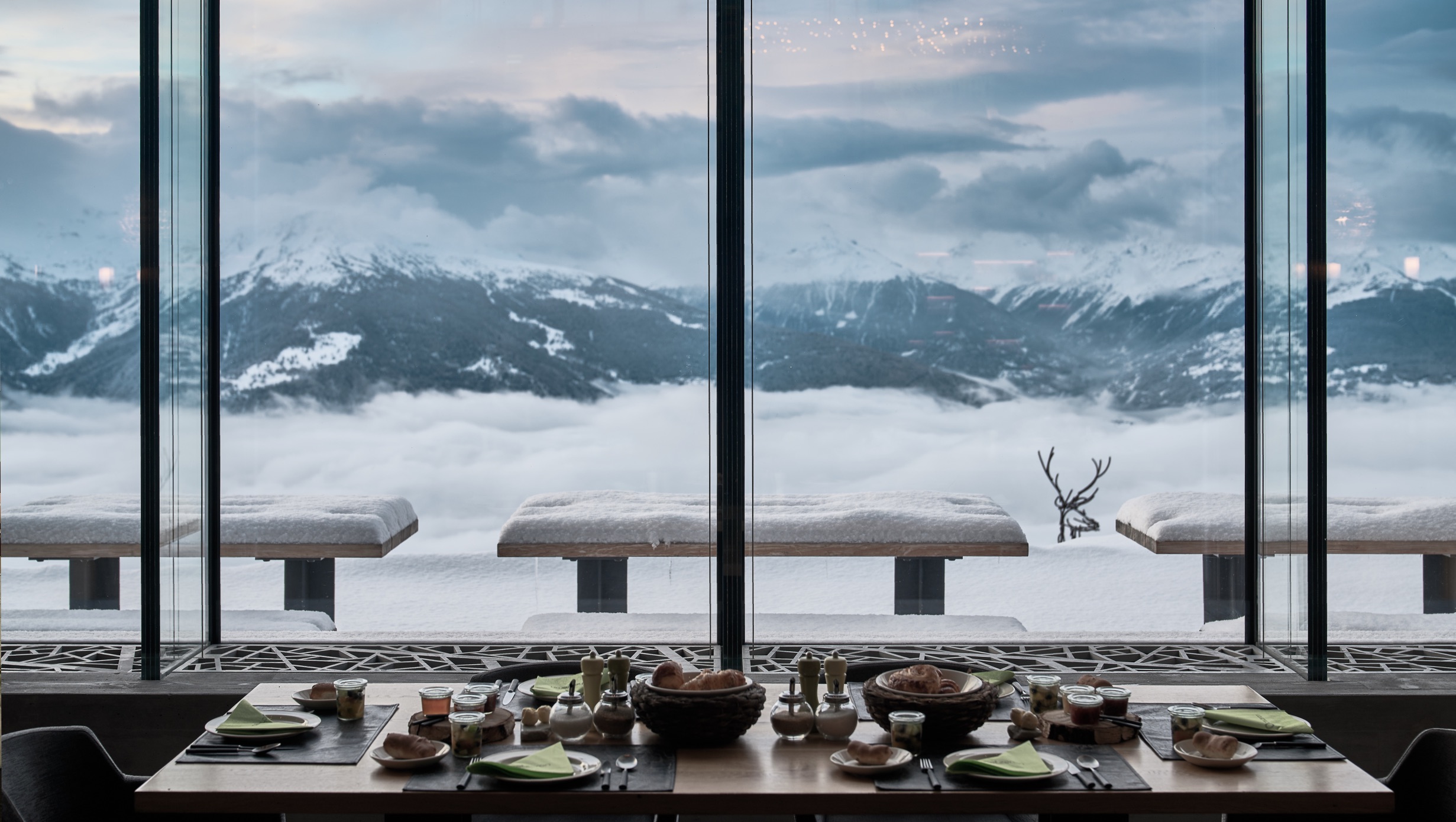 003 Chetzeron Table View