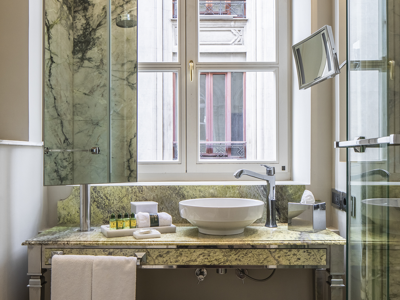 Bank Hotel Istanbul Classic King Room R 04