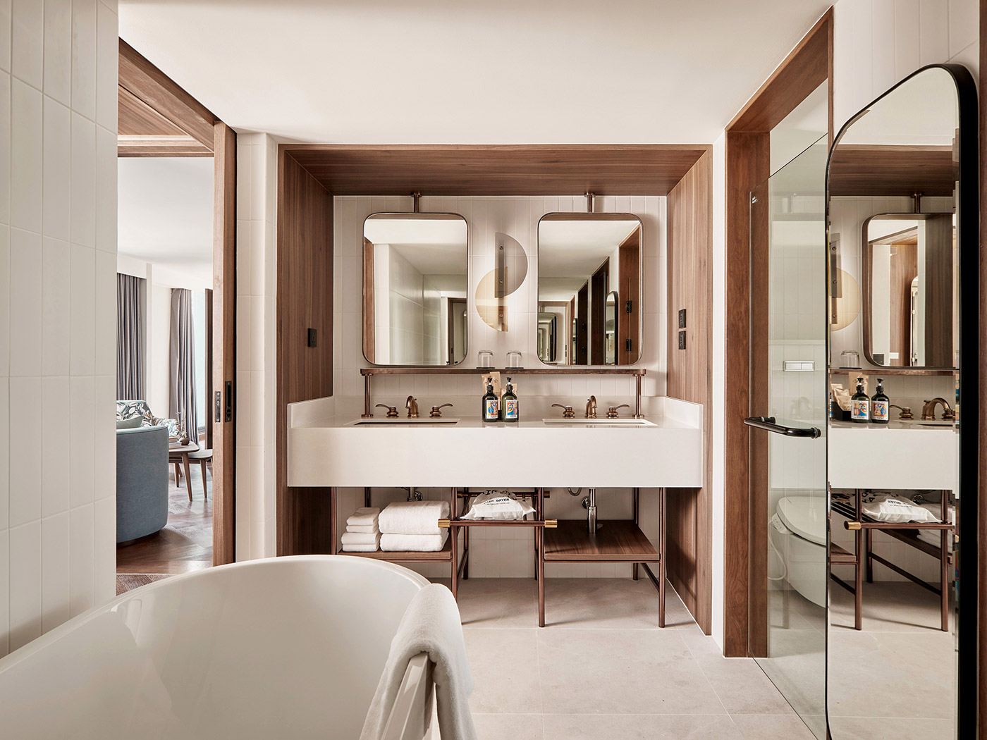 Public House Bangkok Executive Suite R V2 04