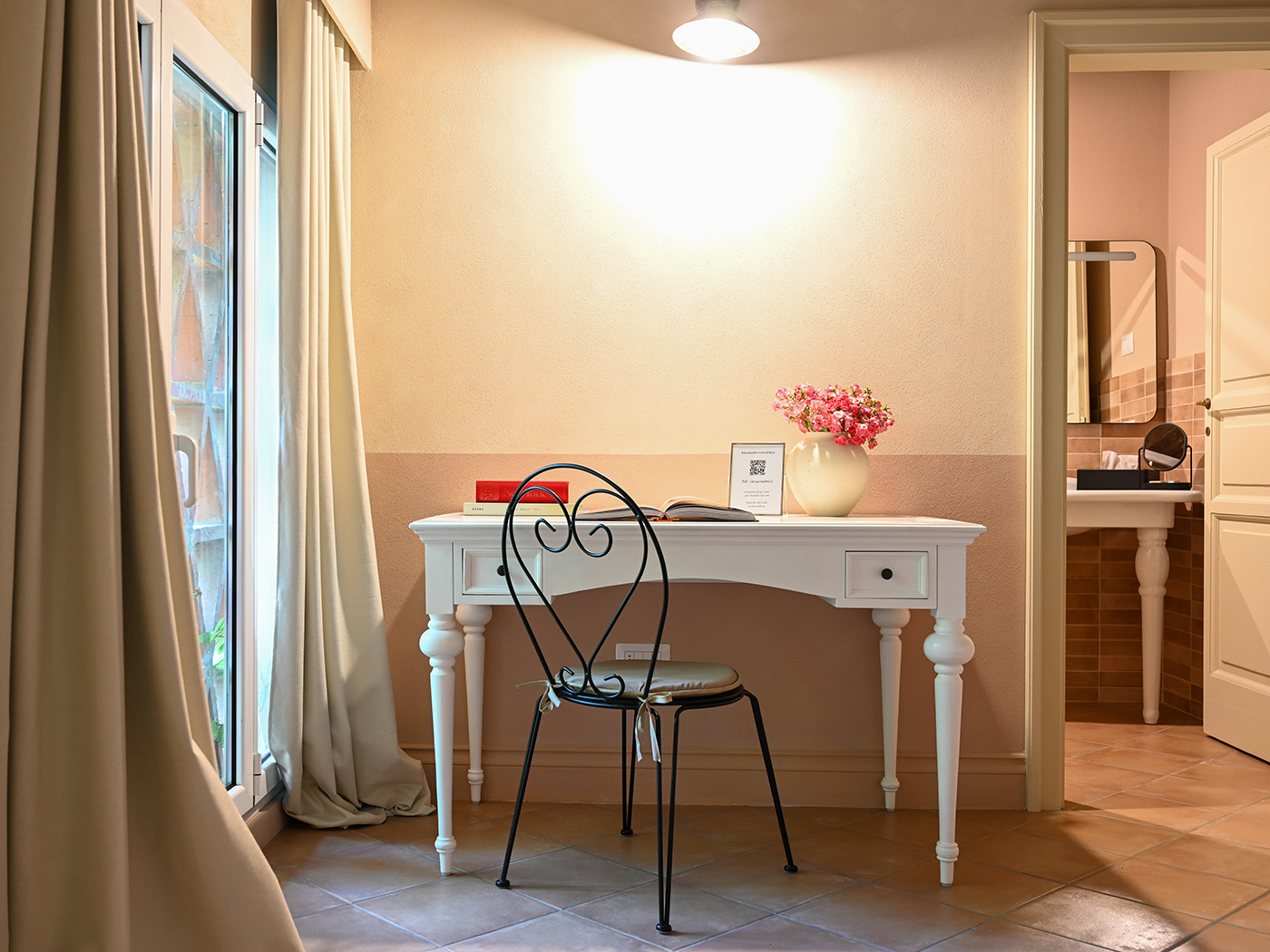 Elizabeth Country House Initiale R 06