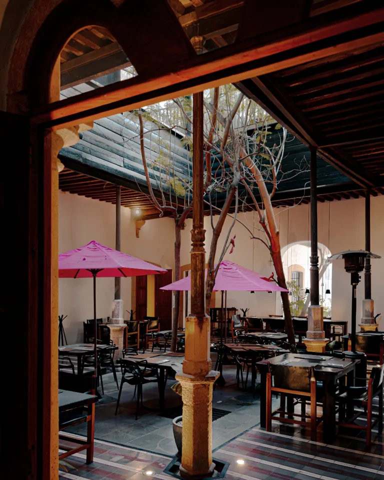 Elena De Cobre Theme Box 01 History