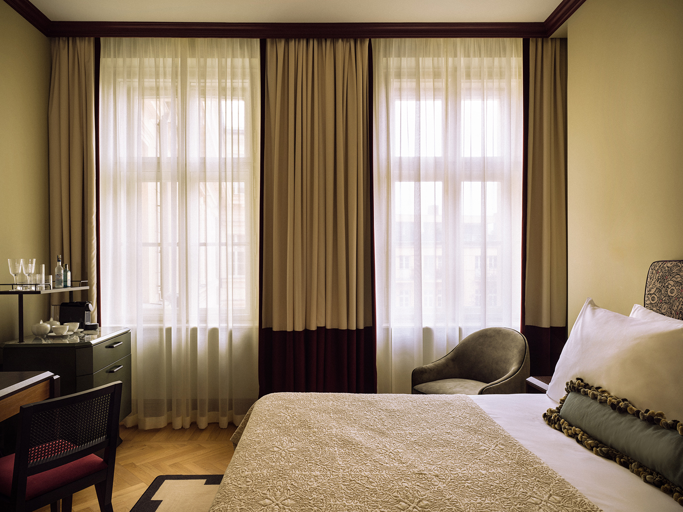 Sir Prague Sir Deluxe V2 R 01