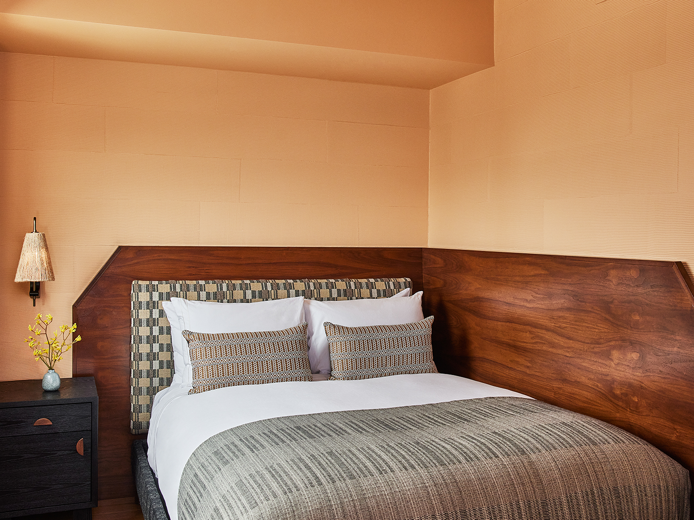 Downtown LA Proper Deluxe Queen V2 R 01