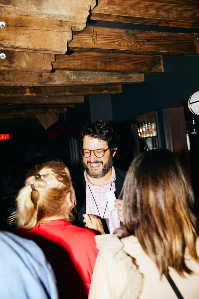 DH SALES24 S NY Travelpro 12