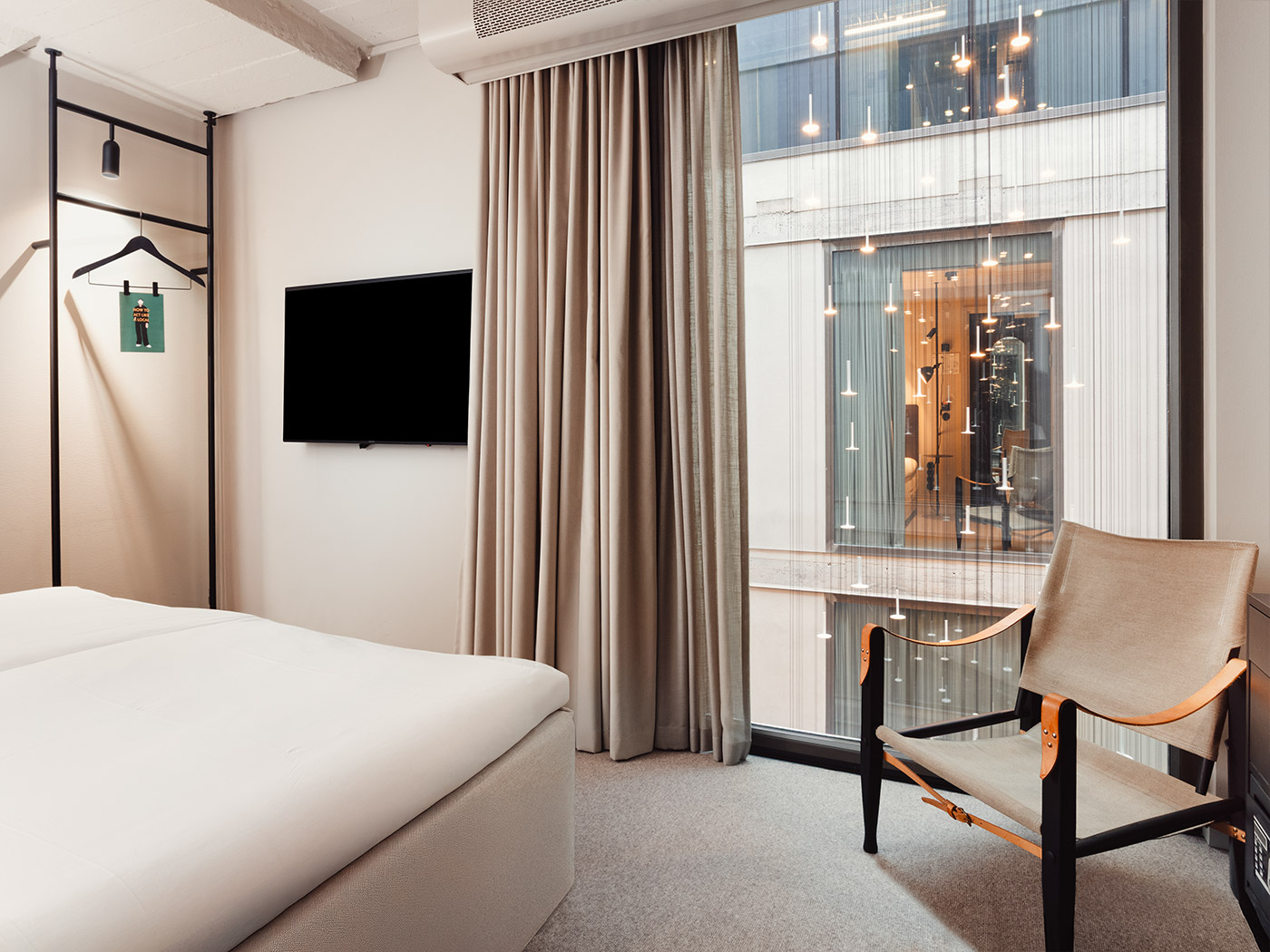 Blique By Nobis Small Double R 02