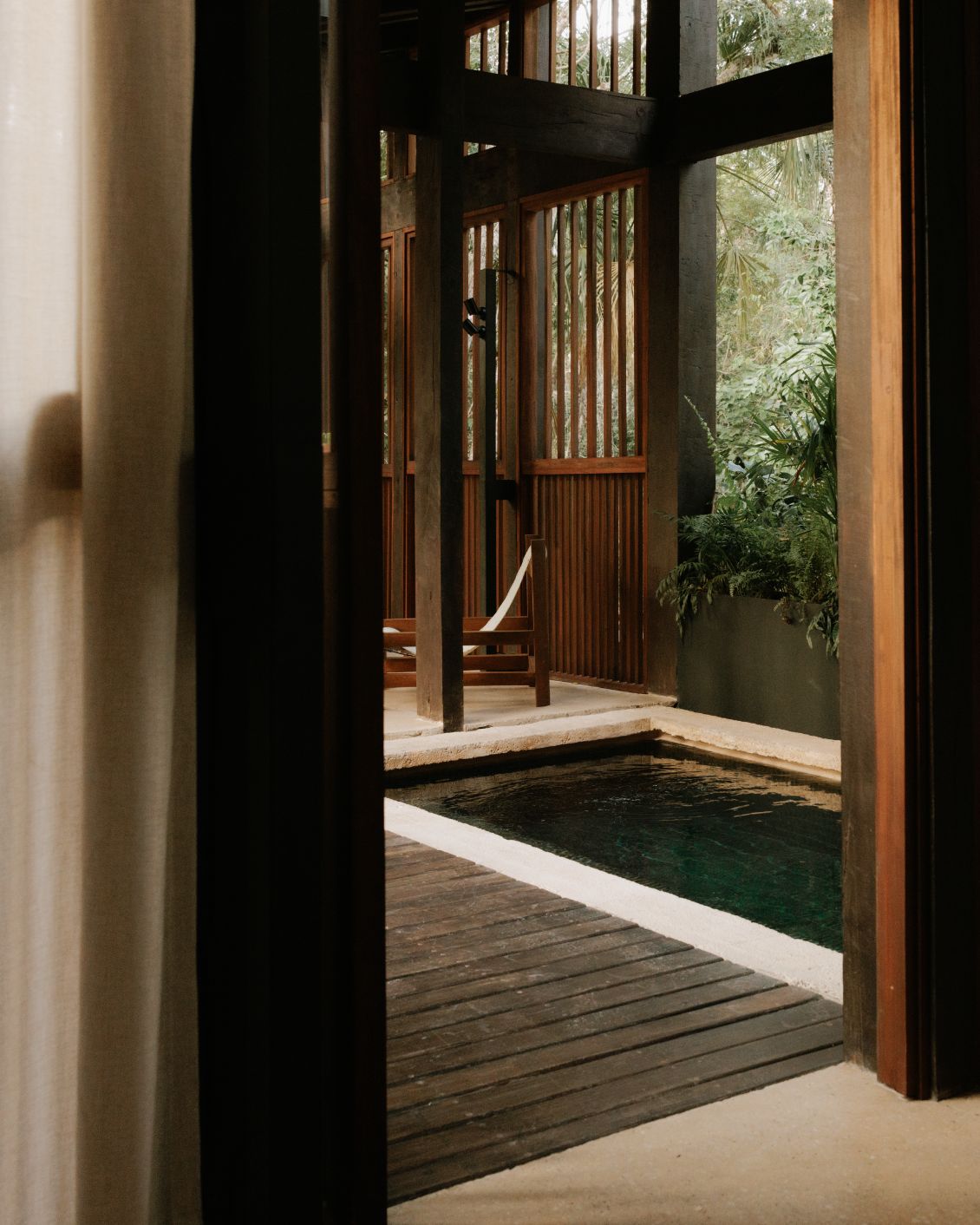 08 Top Tropical Modernist Hotels Boca De Agua Guestroom 2