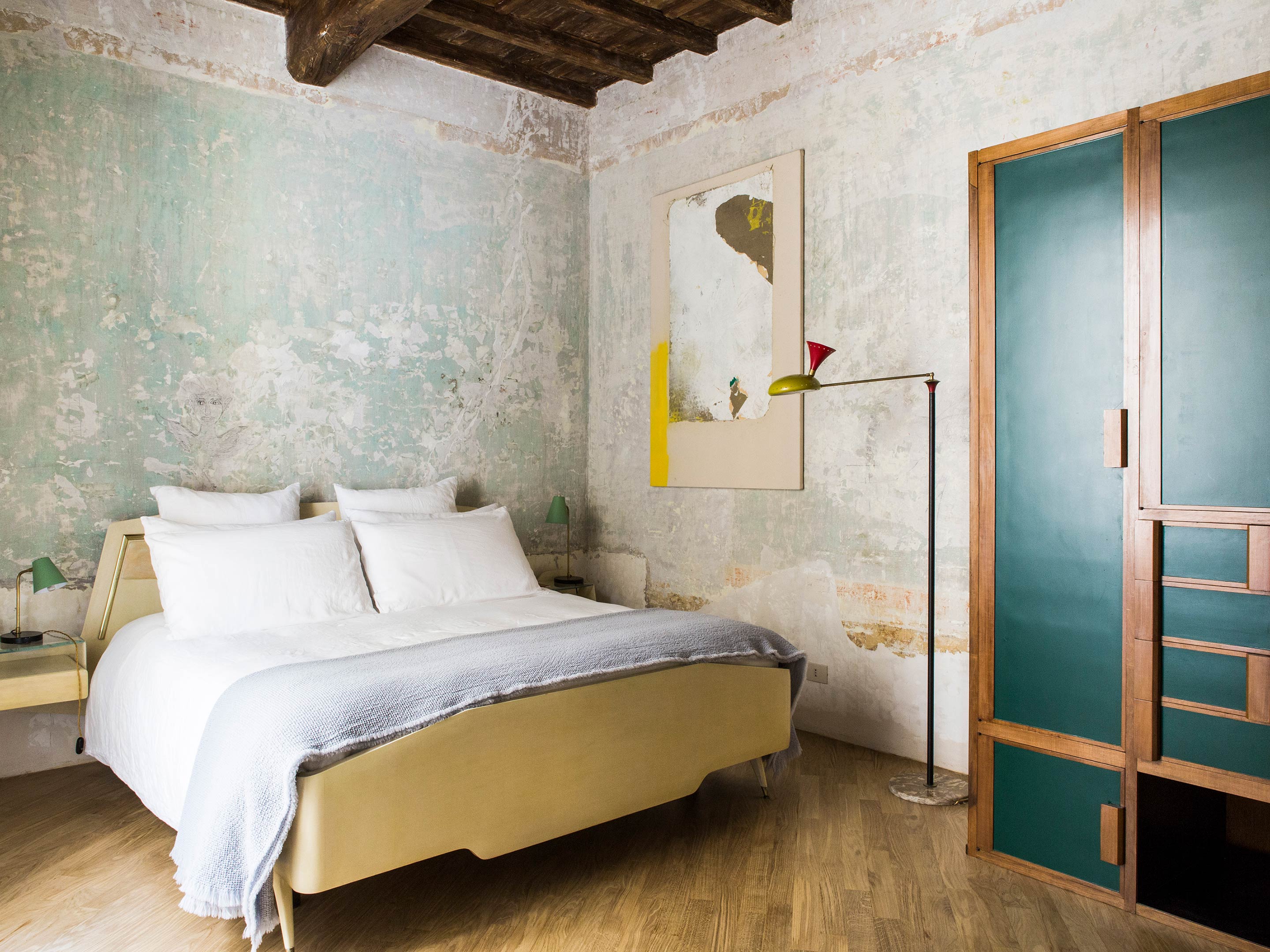 Executive Suite, G-Rough