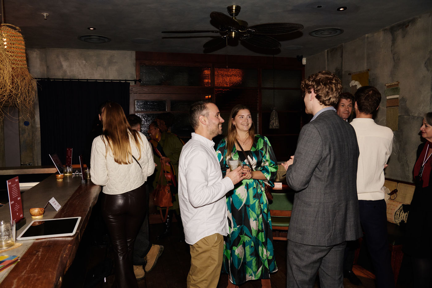 DH24 AEW London Travelpro 08