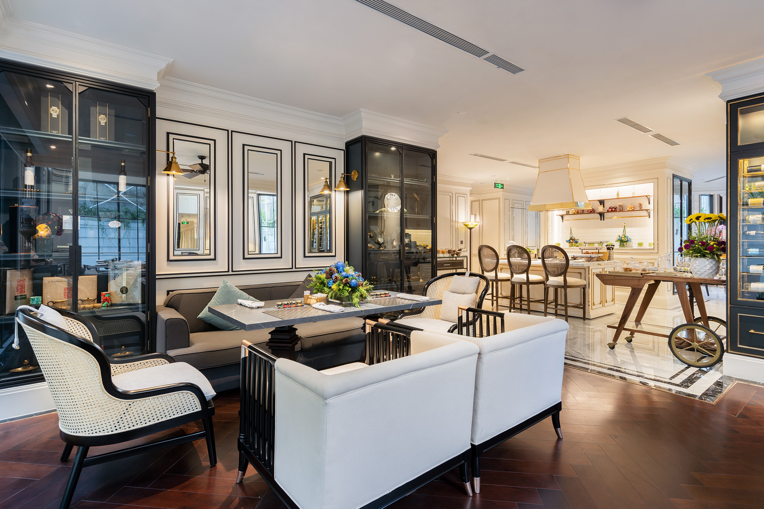 G 10 Bach Suites Saigon