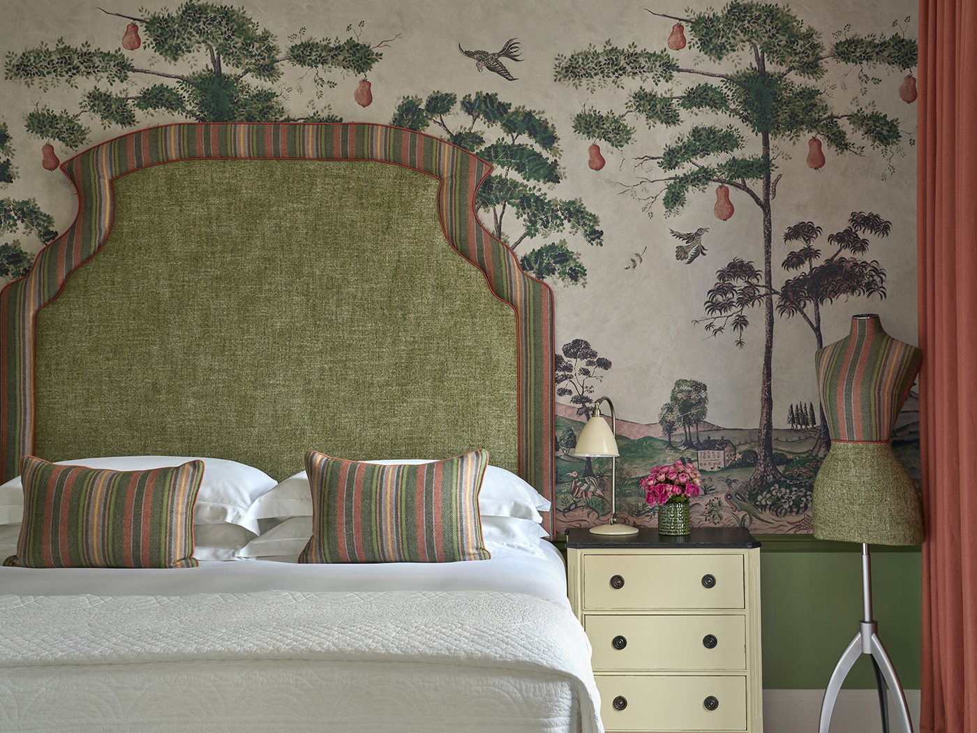 Haymarket Connecting Family Suite R 03