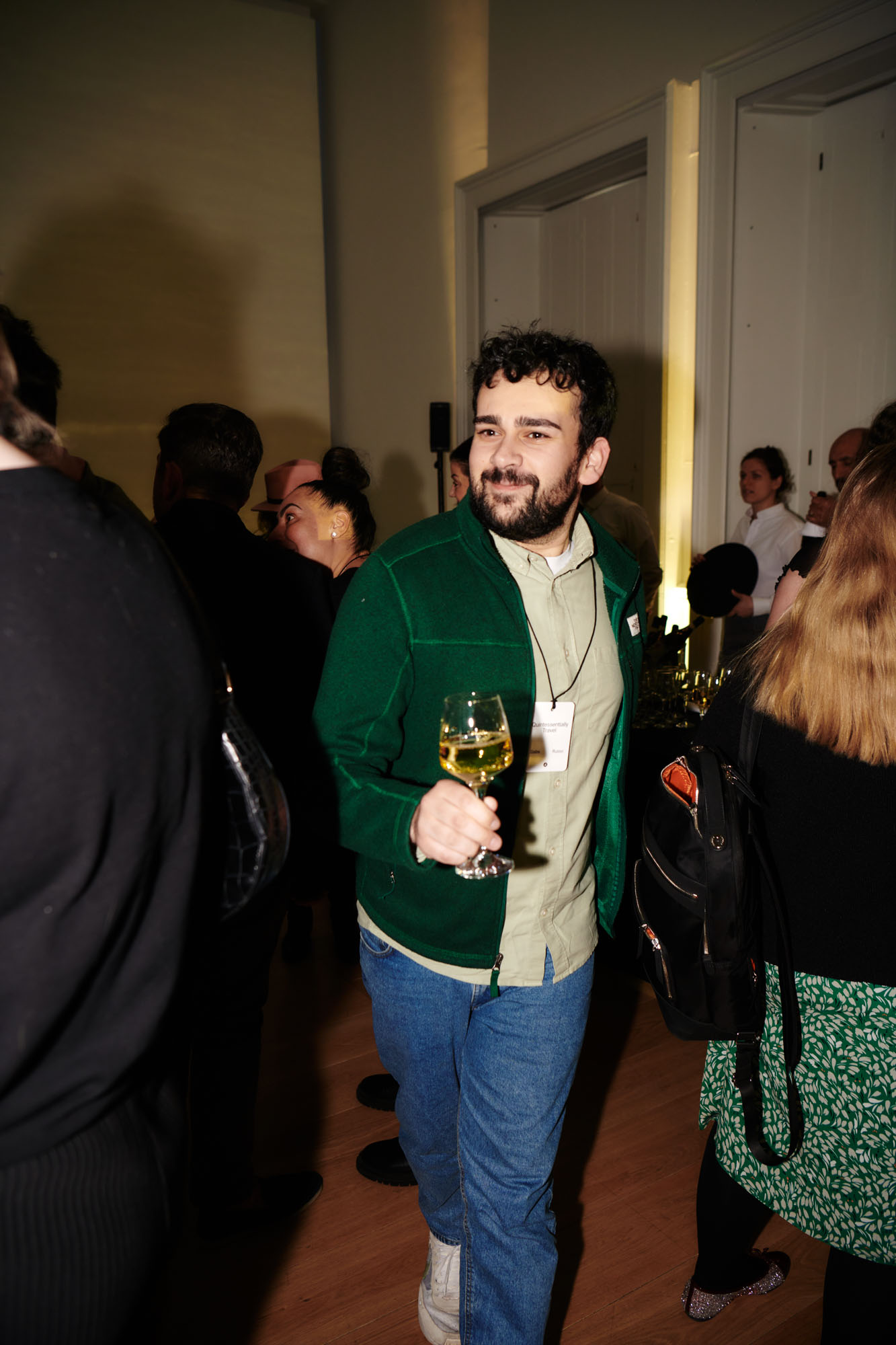 DH SALES24 S London Travelpro 08