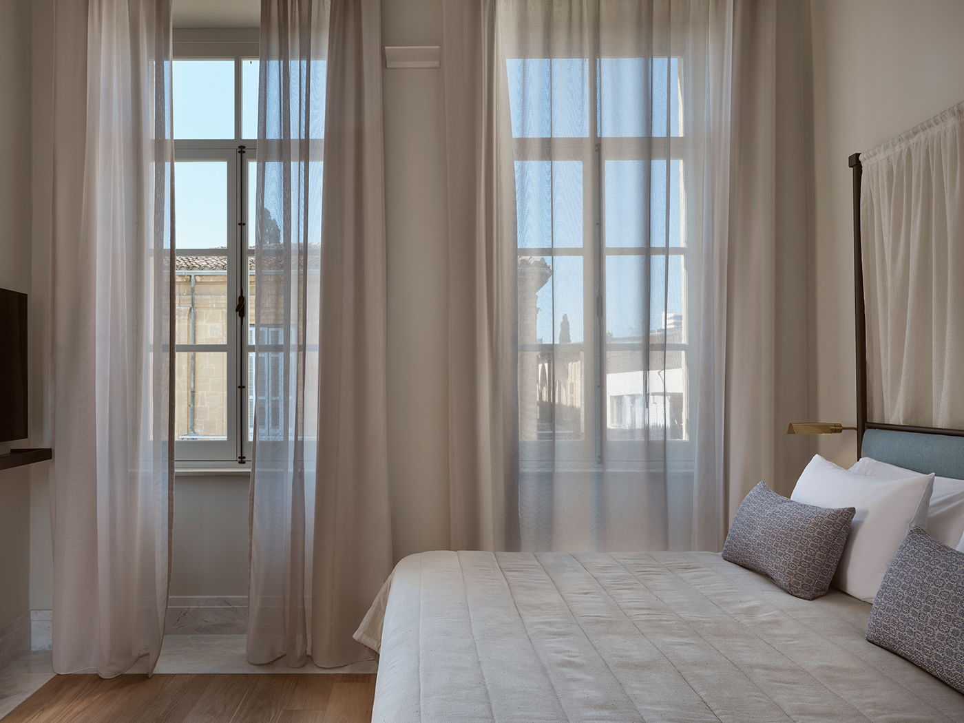 Amyth Luxe Sweet One Bedroom Suite R 03