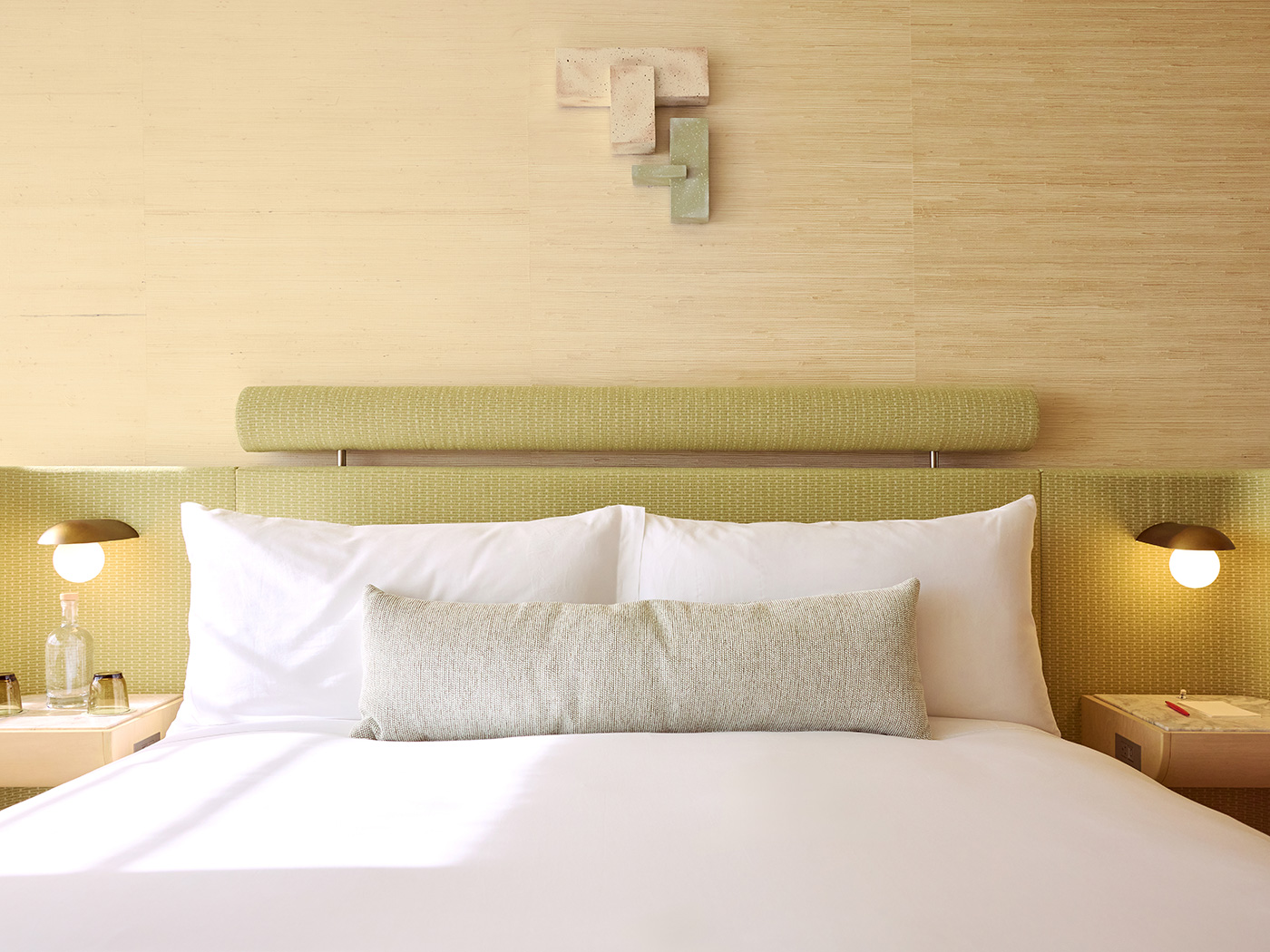 Shelborne By Proper Accessible Partial Oceanview King R V2 01