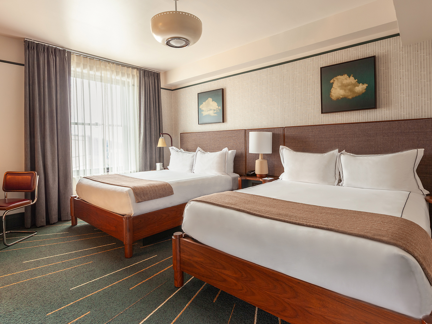 The Flat Iron Hotel Double Queen R 01