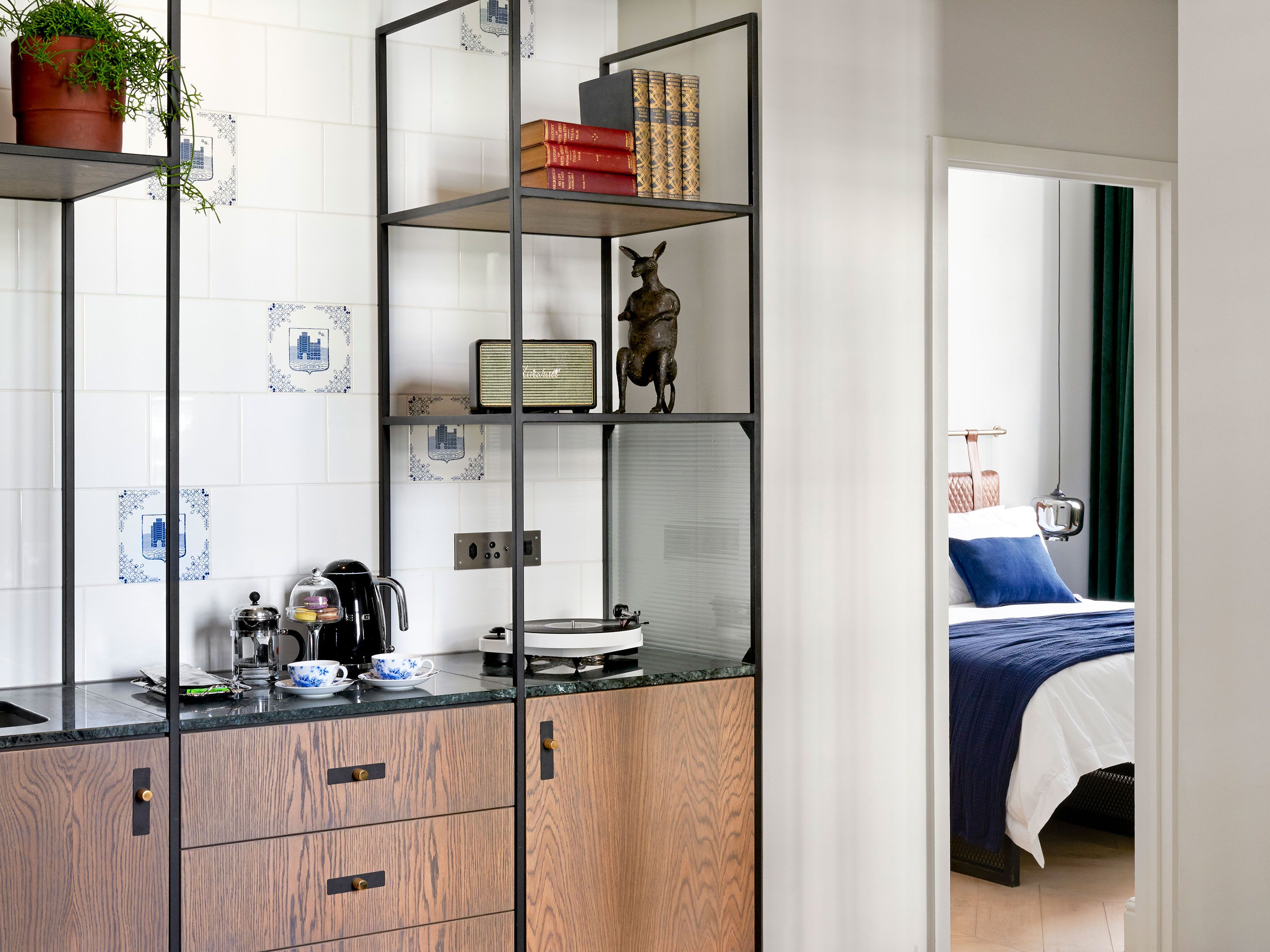 Two Bedroom Suite, Gorgeous George