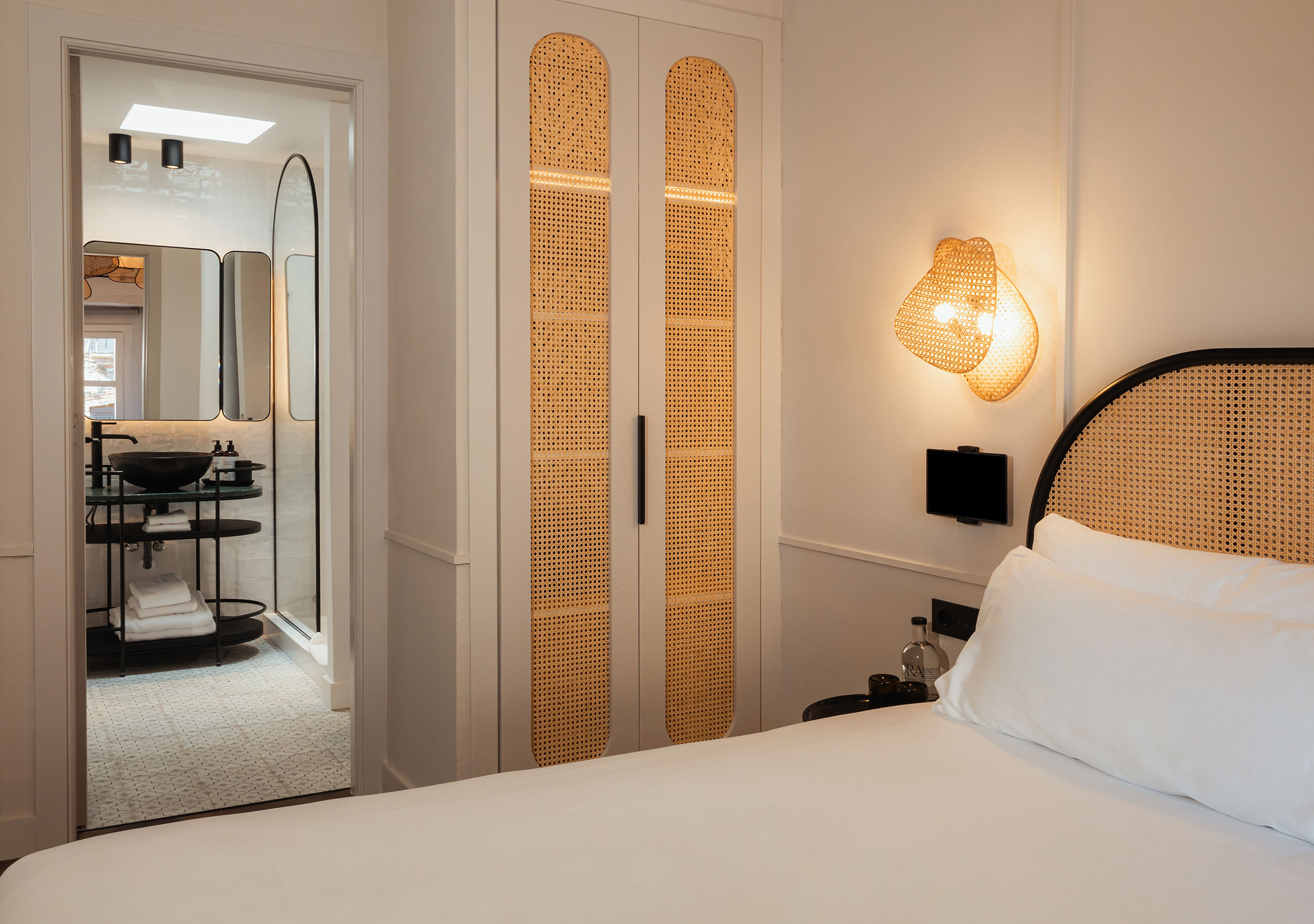 G 11 Ora Priorat Vine House