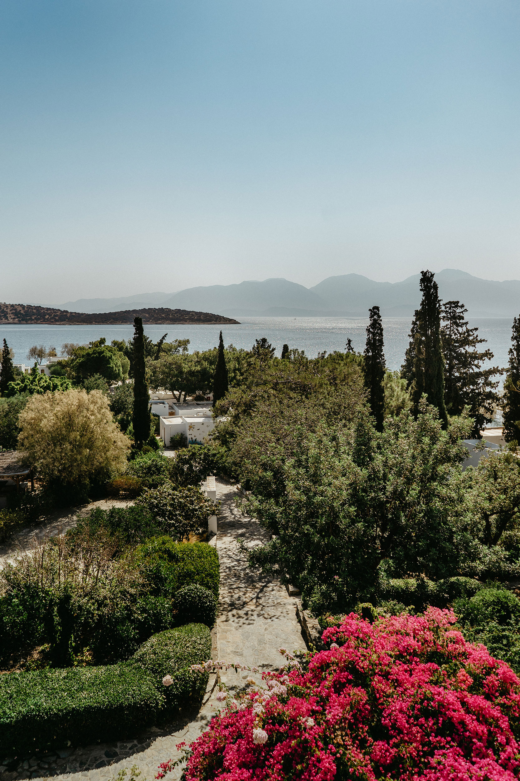 G 32 Minos Beach Art Hotel