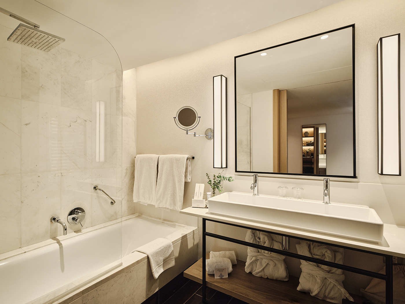 Hospes Palau De La Mar Deluxe Triple Room R 07