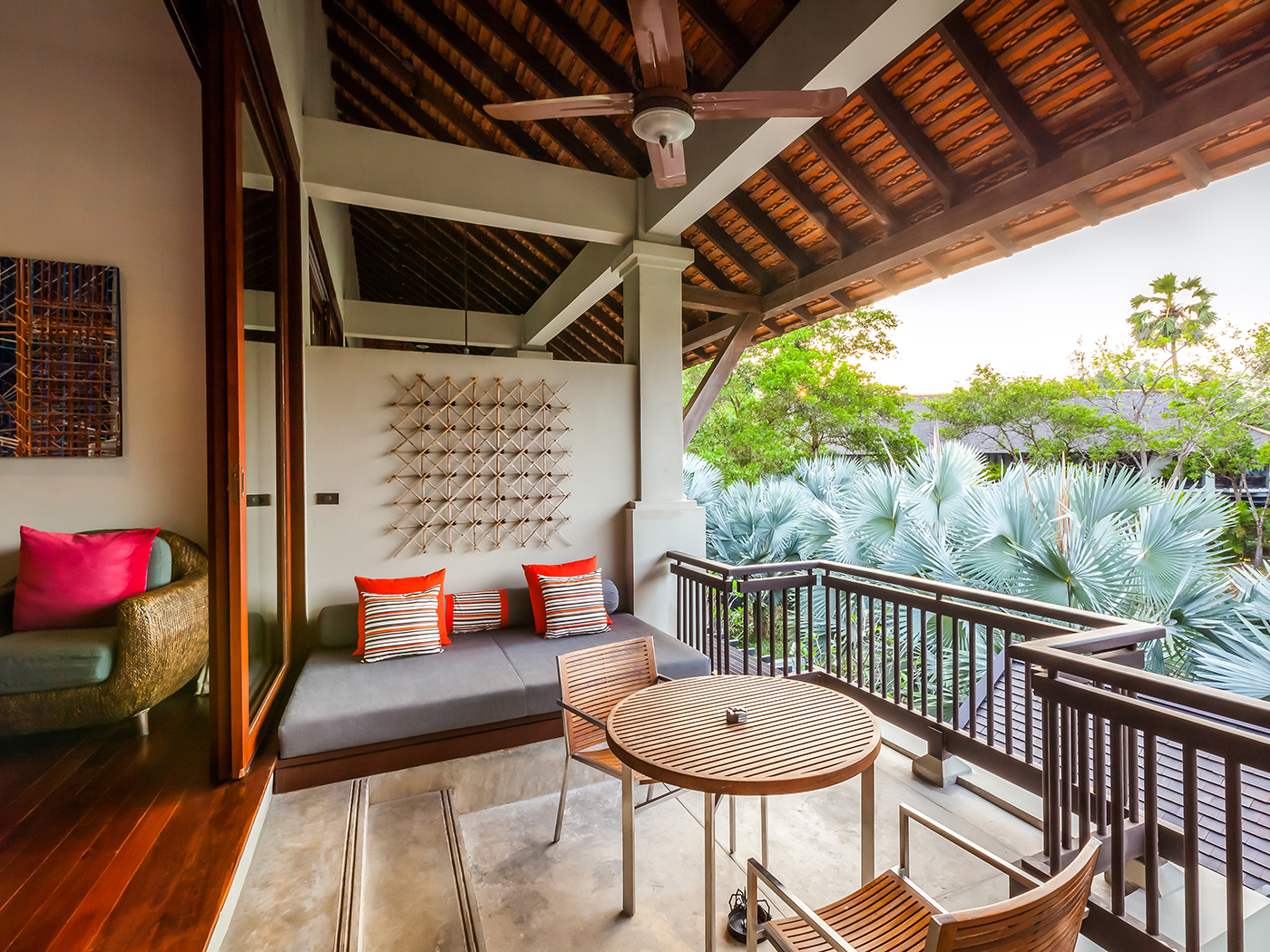 The Slate Pearl Bed Suite V5 R 03