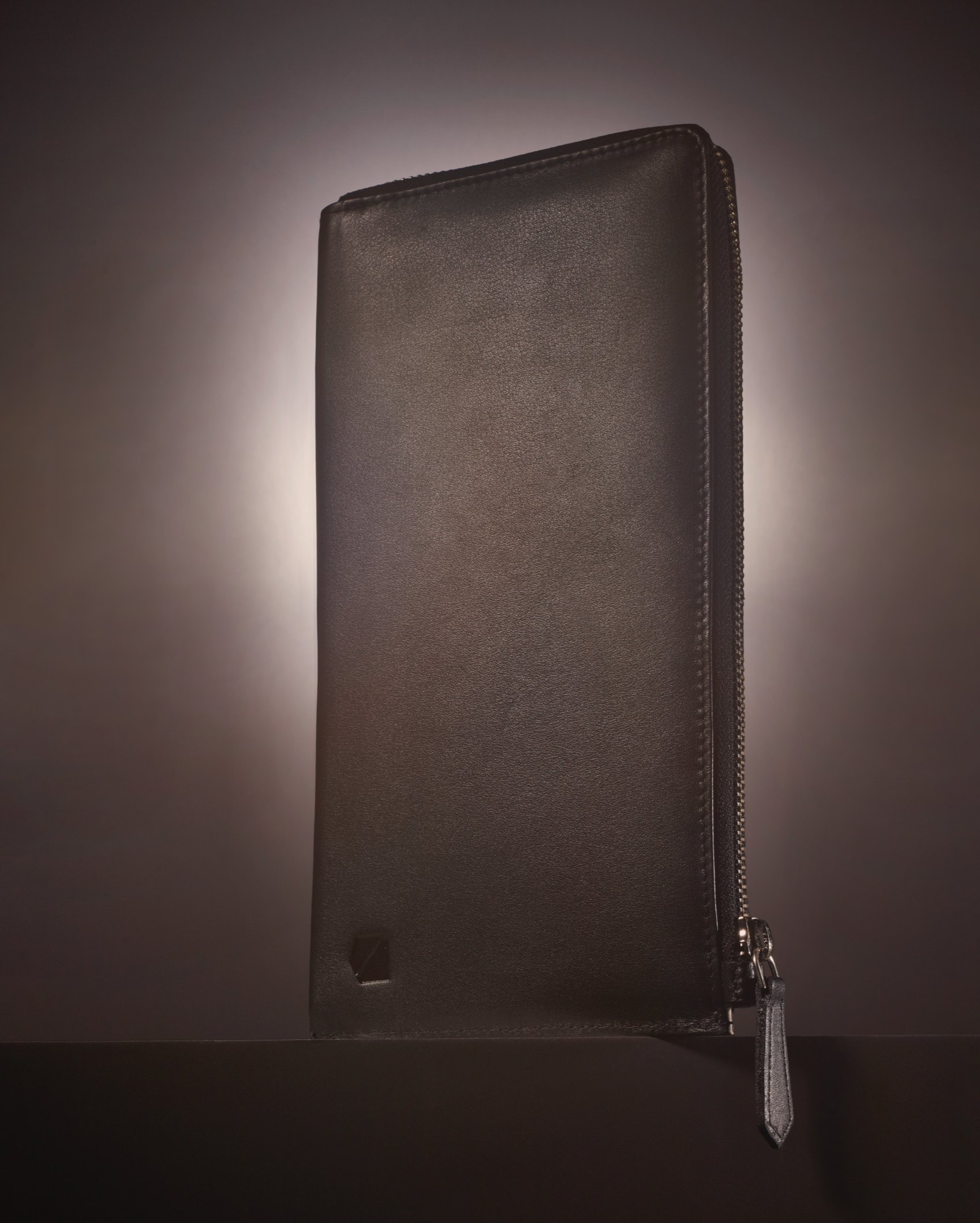 006 Travel Gift Guide Silent Pocket Clutch