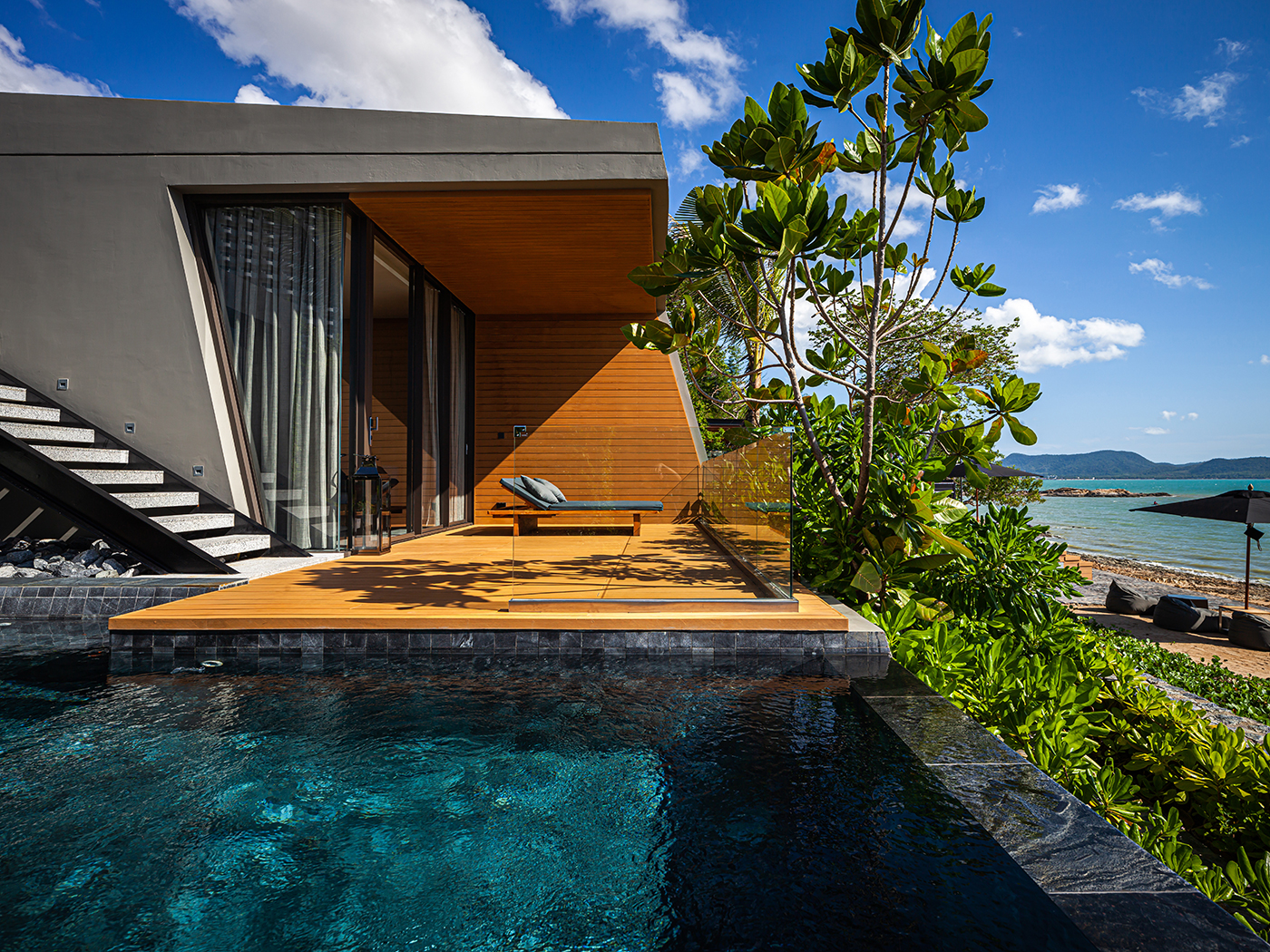 Mason Beachfront Grand Pool Villa R 02