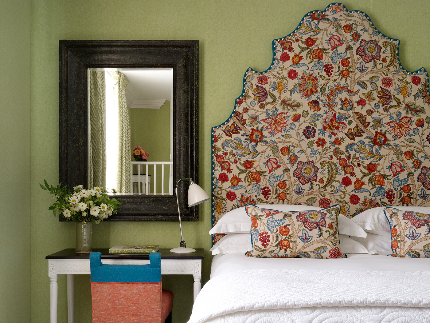 Dorset Square Deluxe King Room R 07