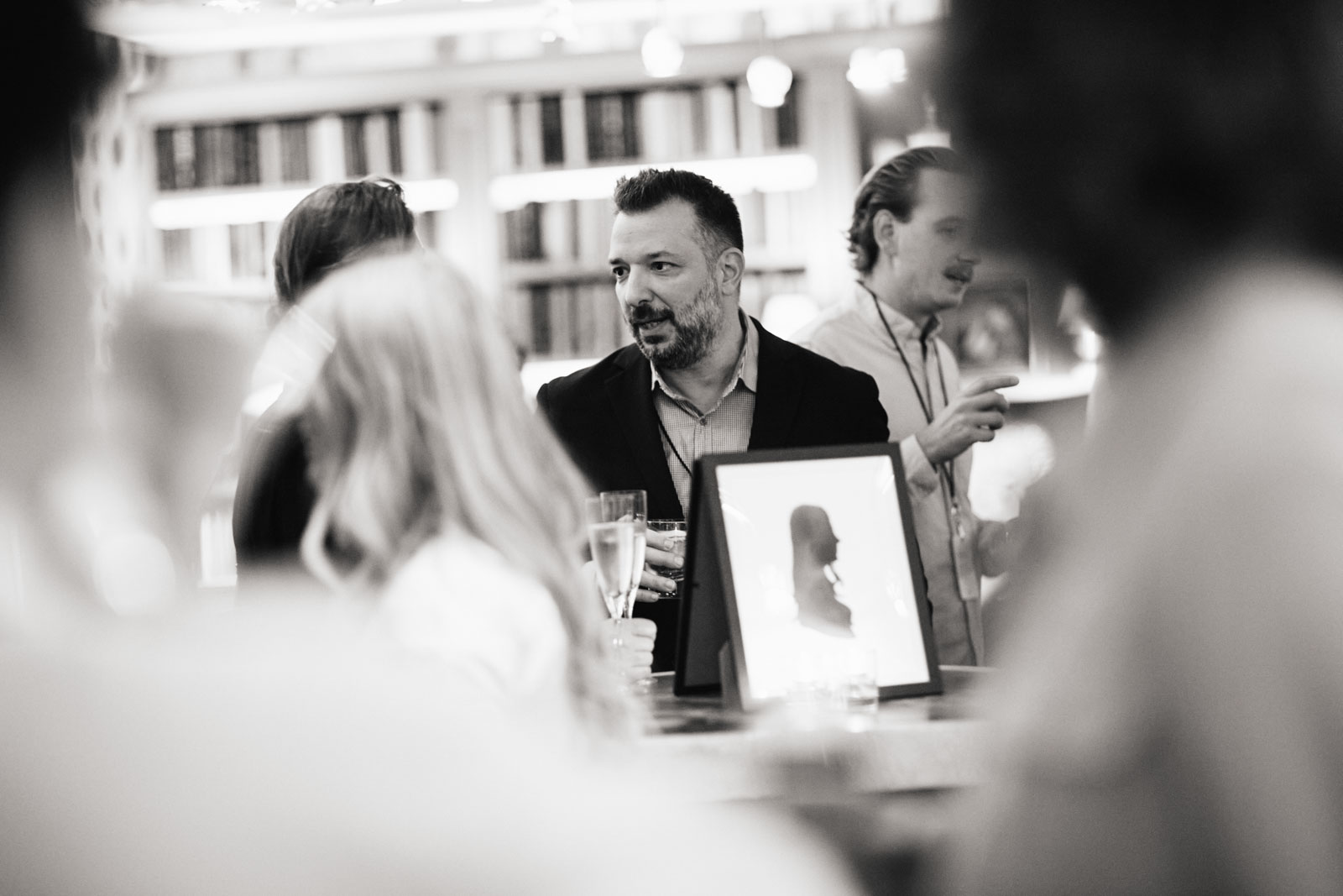 DH24 SALES Newyork SE CE Travelpro 05