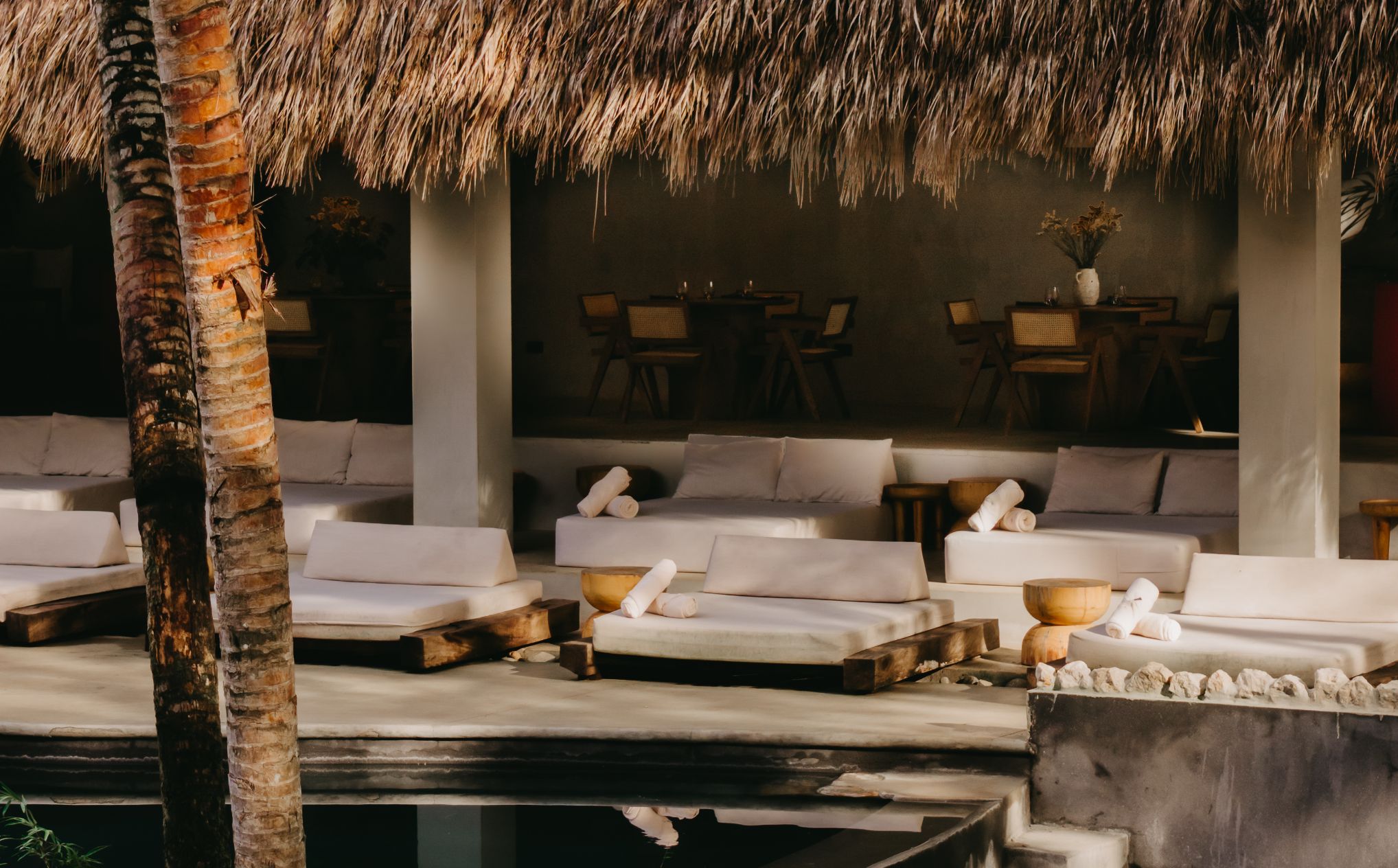 08 4 Sneak Peak Esh Hotel Pool Beds