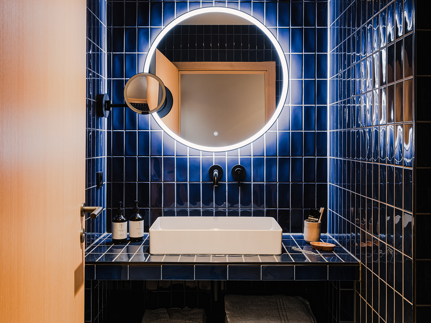 The Comodo Classic Mountain View R 04