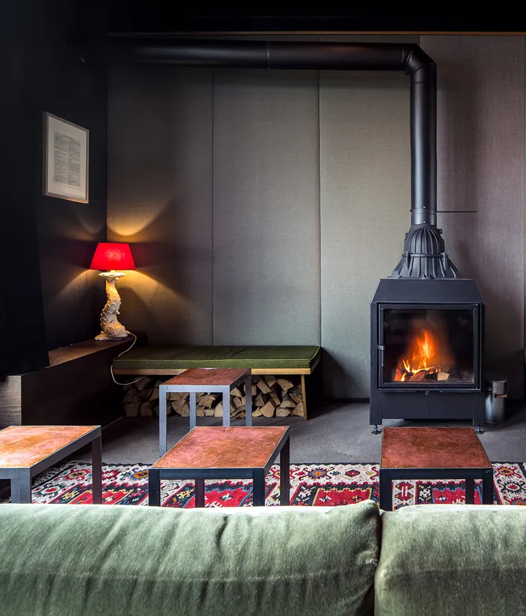 The Flushing Meadows Hotel And Bar Firaplace Sofa Interior Bar K 02 X2