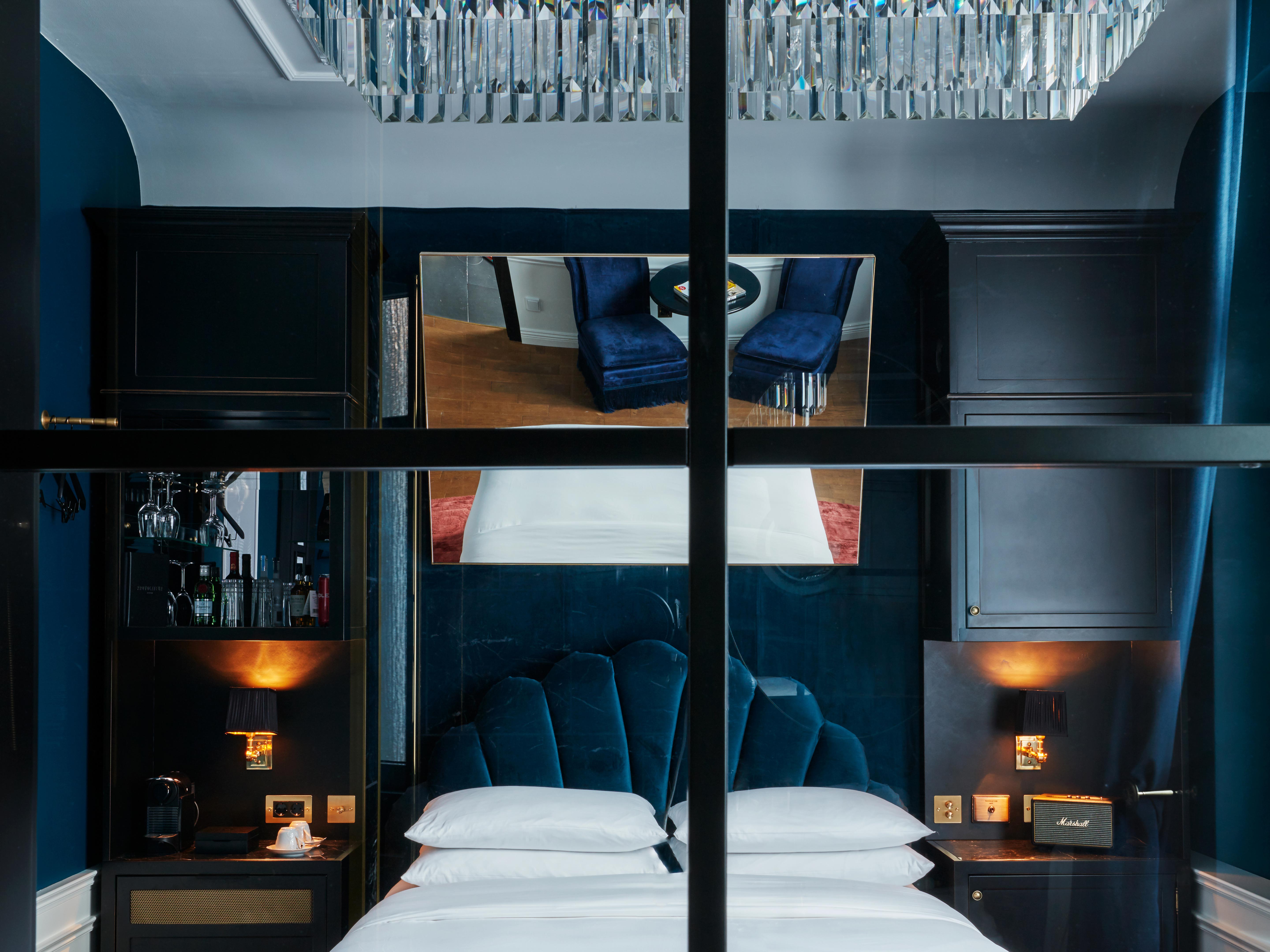 Classic, Provocateur