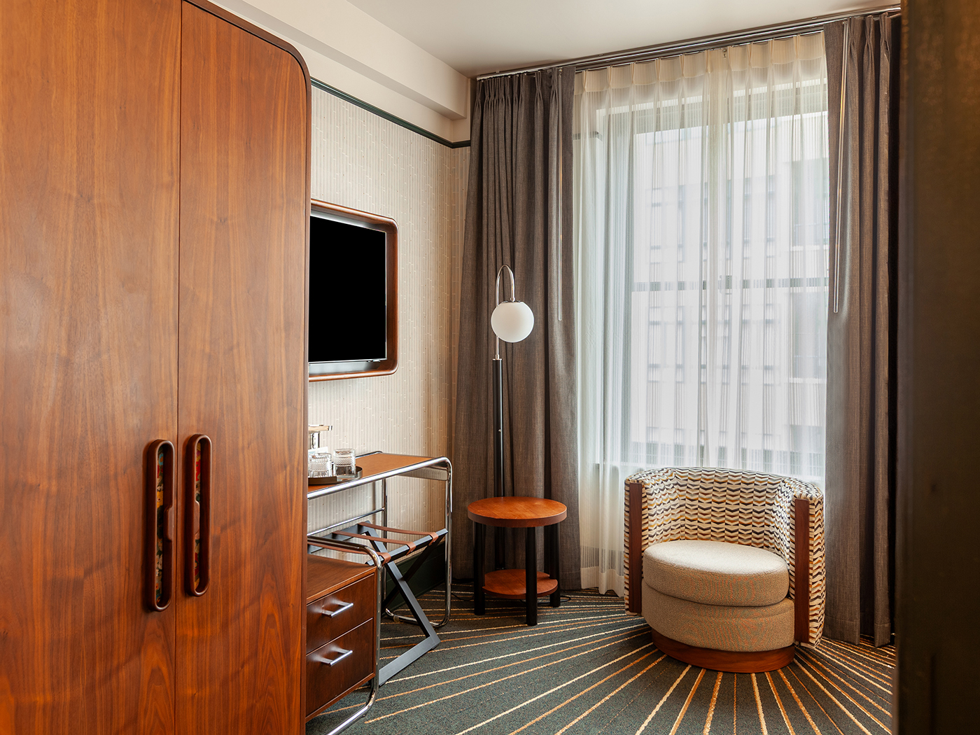 The Flat Iron Hotel Double King R 04