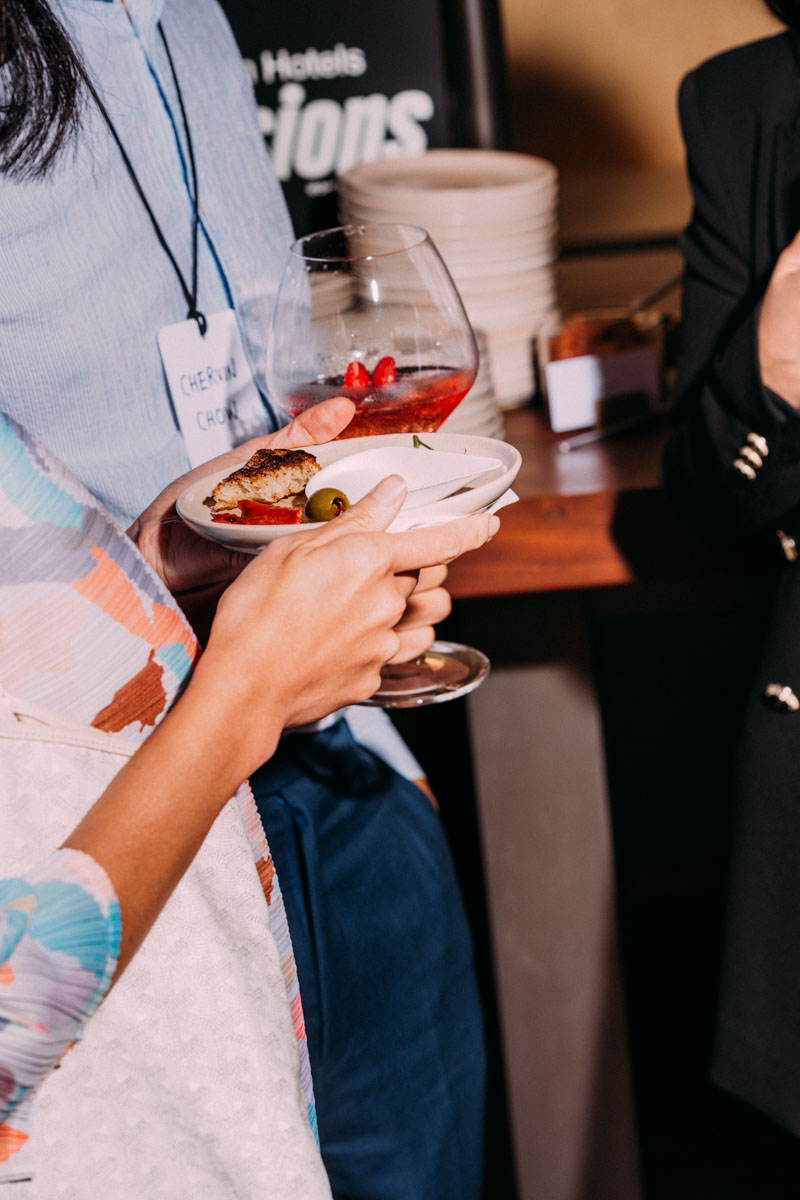 DH SALES24 S Singapore TP 15