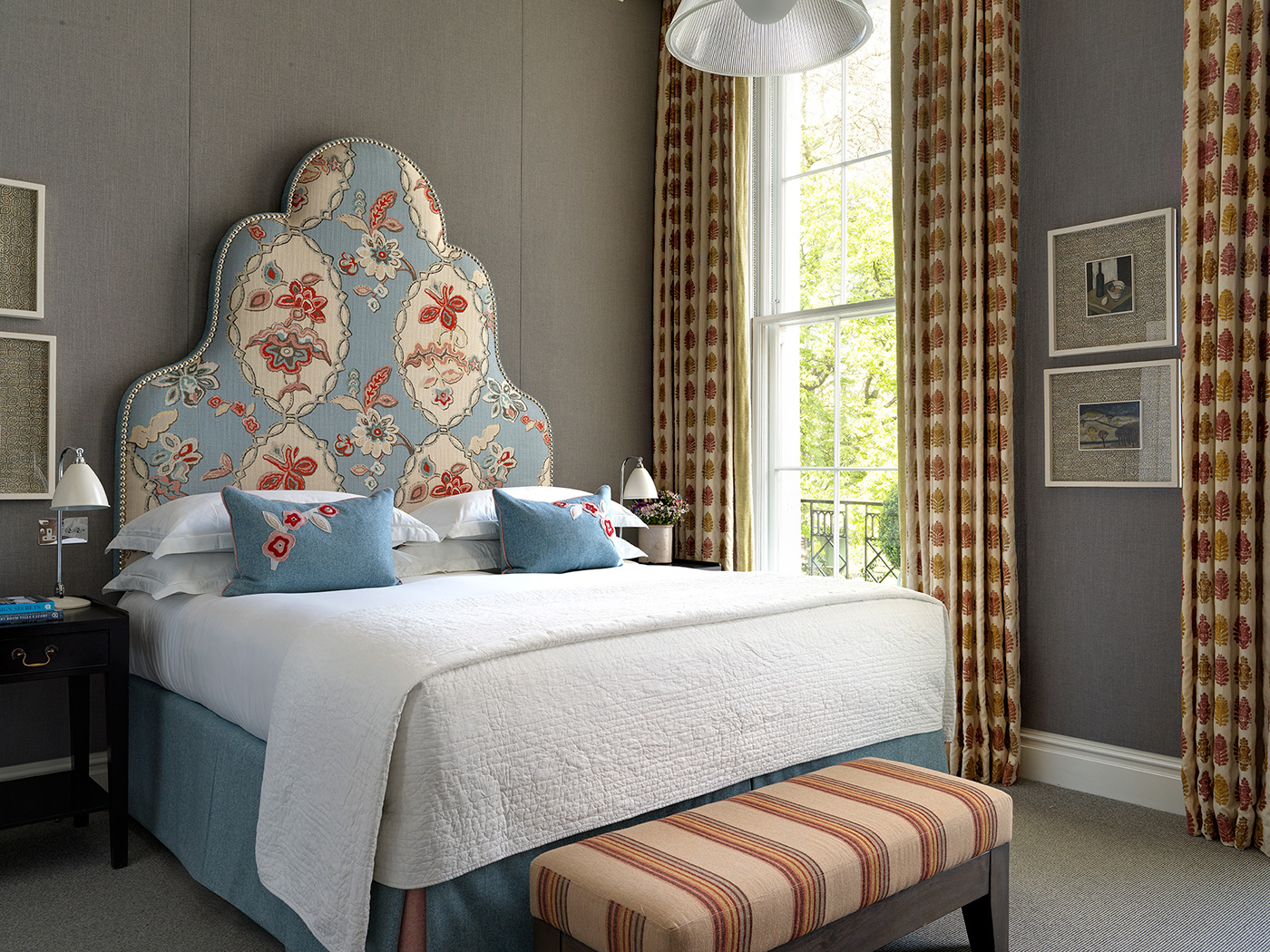 Dorset Square Deluxe King Room R 01